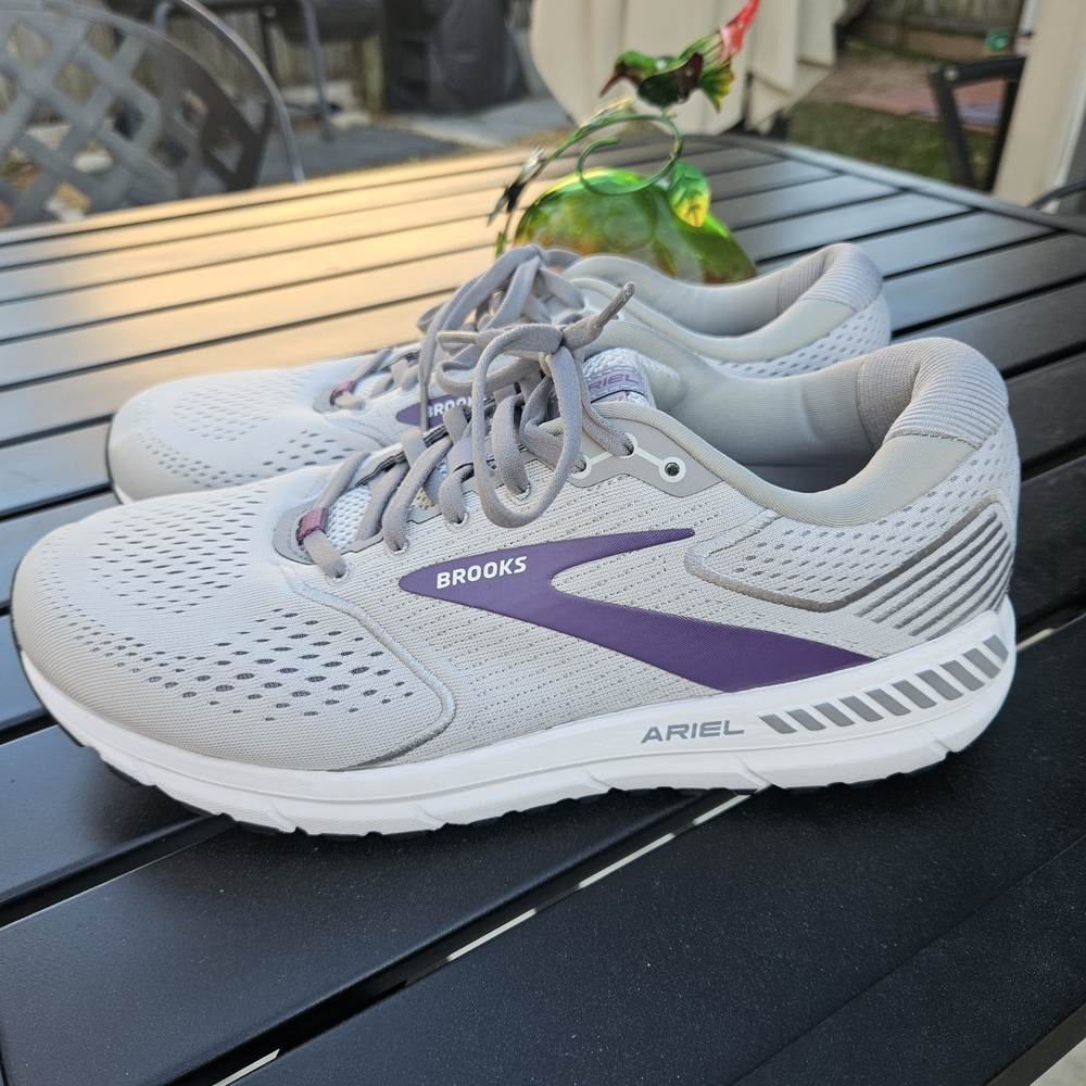 Brooks Women's Gray and Purple Running Shoes Size 12 Wide